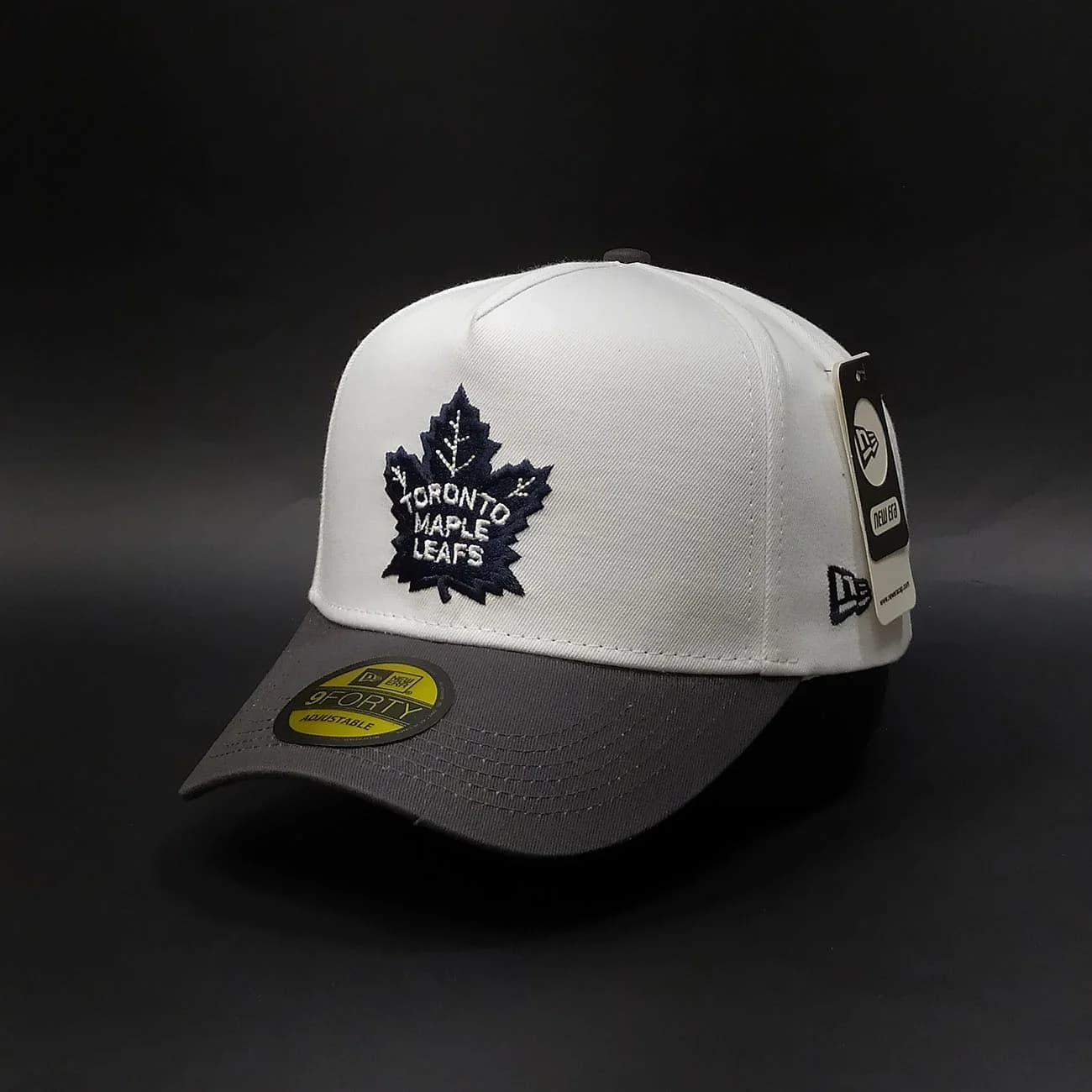 کلاه بیسبالی تاج‌دار دو رنگ Toronto Maple Leafs مدل Major League | کلاه اسپرت با لوگوی برگ افرا