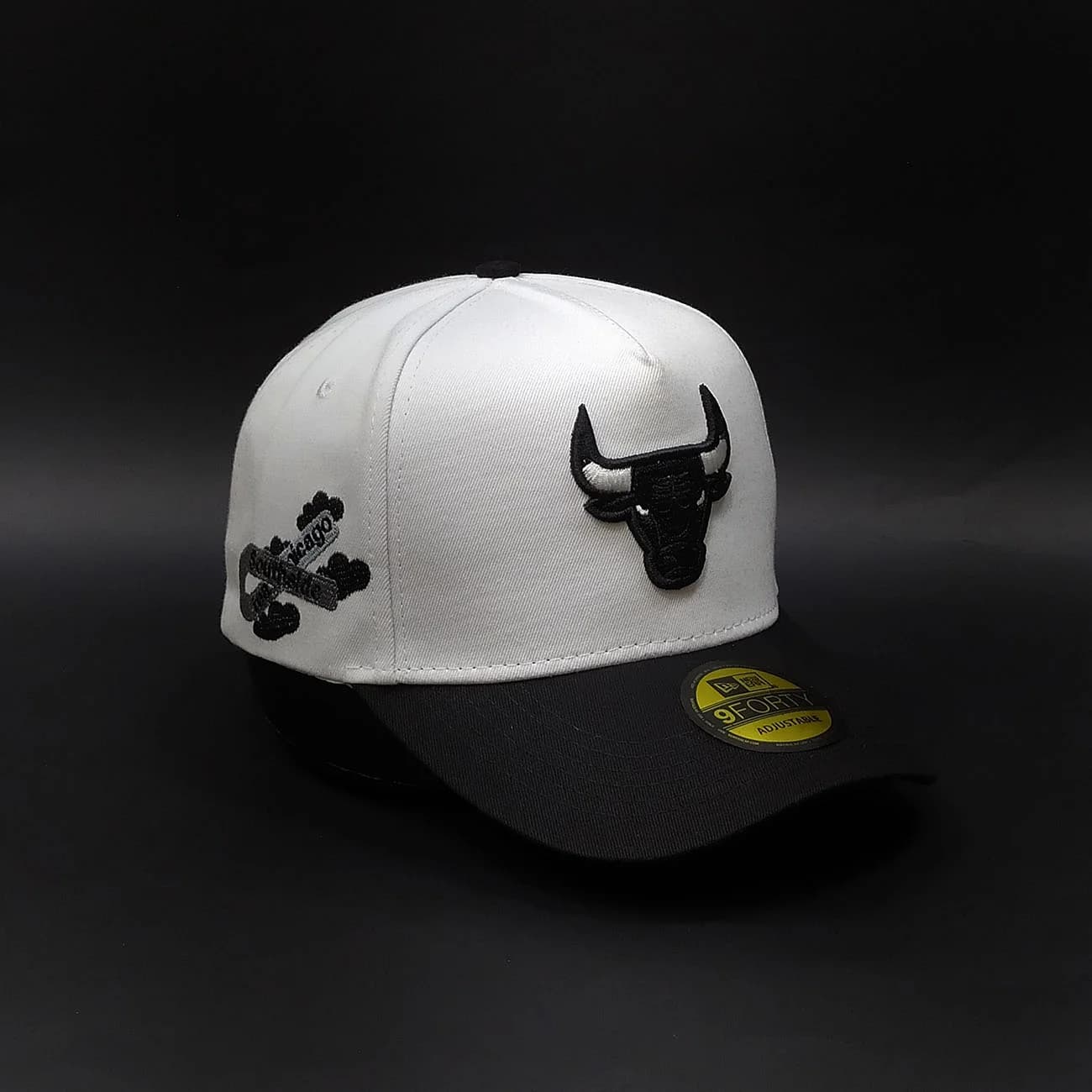 کلاه بیسبالی تاج‌دار دو رنگ Chicago Bulls مدل Major League | استایل اسپرت با لوگوی بولز — تصویر ۲