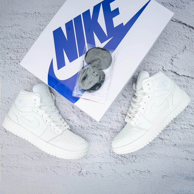نایک ایر جردن وان ساقدار سفید زنانه (Nike Air Jordan 1 White) کد 2341 — تصویر ۳