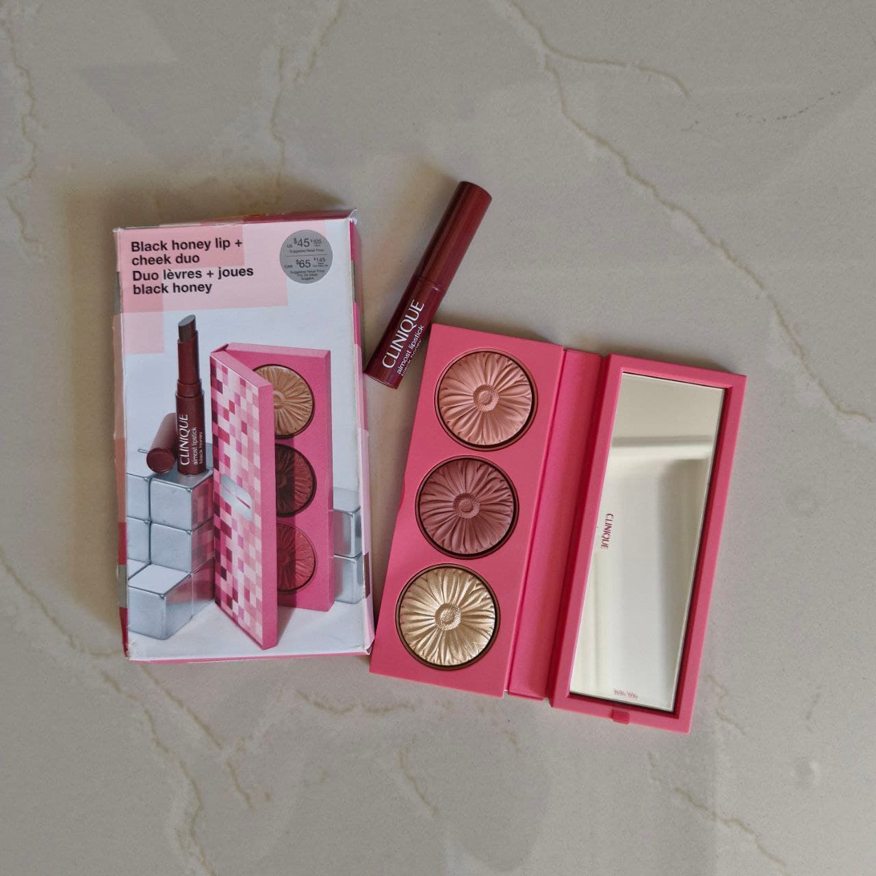 پالت صورت و رژلب بلک هانی کلینیک Clinique Black Honey Lip + Cheek Pop Palette Set — تصویر ۵