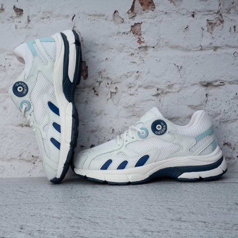 آدیداس آستیر سفید سرمه ای زنانه (Adidas Astir Navy White) — تصویر ۳