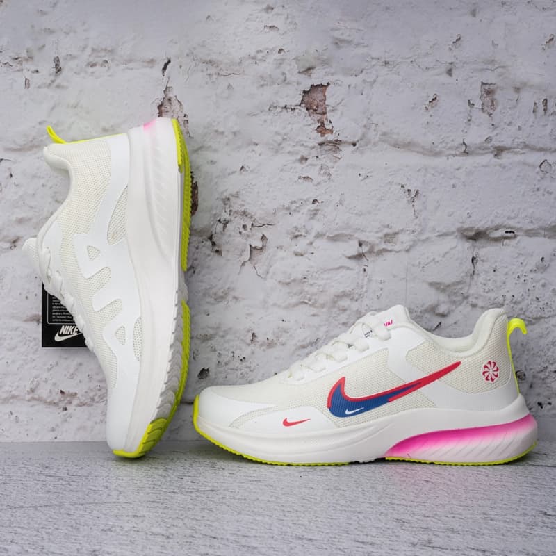 نایک پگاسوس سفید زنانه (Nike Pegasus) — تصویر ۴