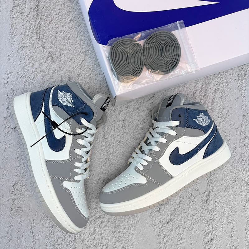نایک ایر جردن وان ساقدار طوسی سرمه ای زنانه (Nike Air Jordan 1 Navy Gray) کد 2341 — تصویر ۳