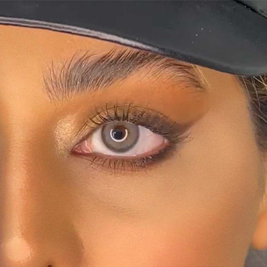 لنز طبی رنگی مینی آوا الیویا گری سالانه — تصویر ۲