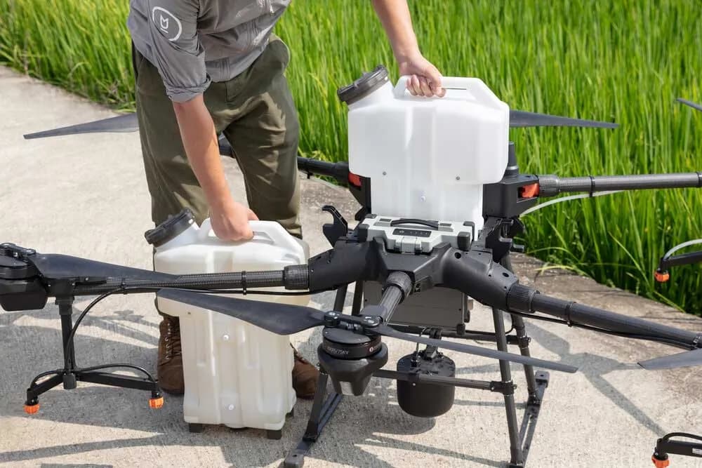 پهپاد سمپاش آگراس تی 16 – خرید و قیمت | Dji Agras T16 — تصویر ۴