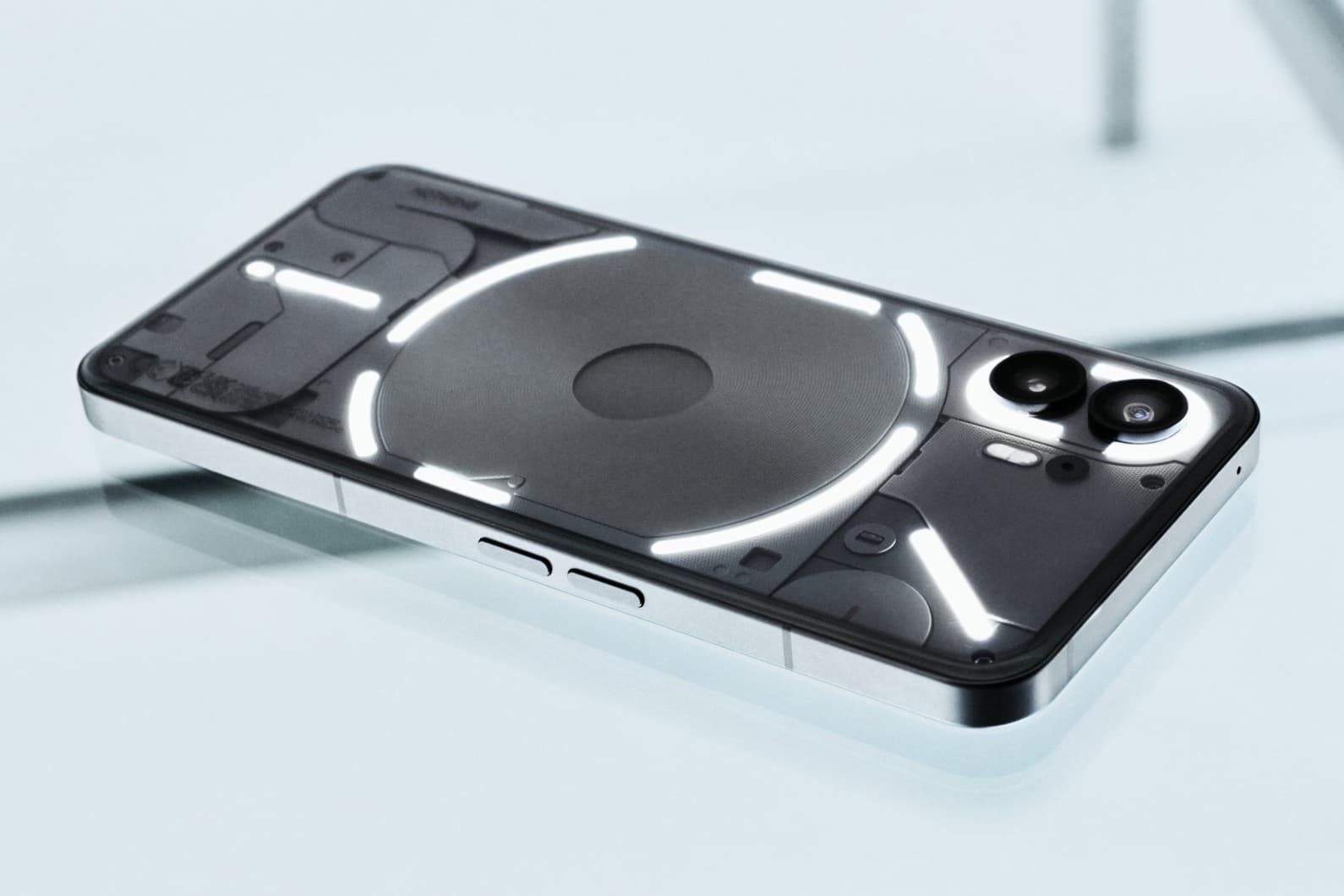 گوشی موبایل Nothing phone 2 با حافظهٔ داخلی 512 گیگابایت و رم 12 گیگابایت — تصویر ۷