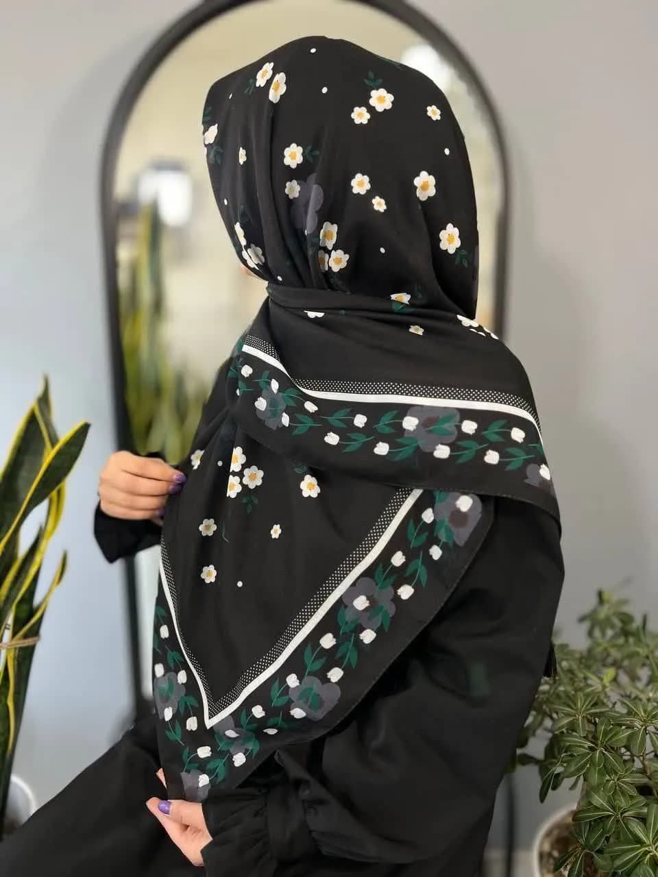 روسری نخی زنانه رنگ مشکی طرح بهشت