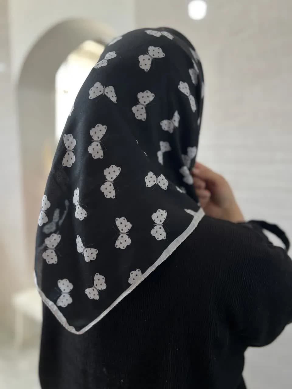 مینی اسکارف نخی دخترانه طرح پروانه رنگ مشکی