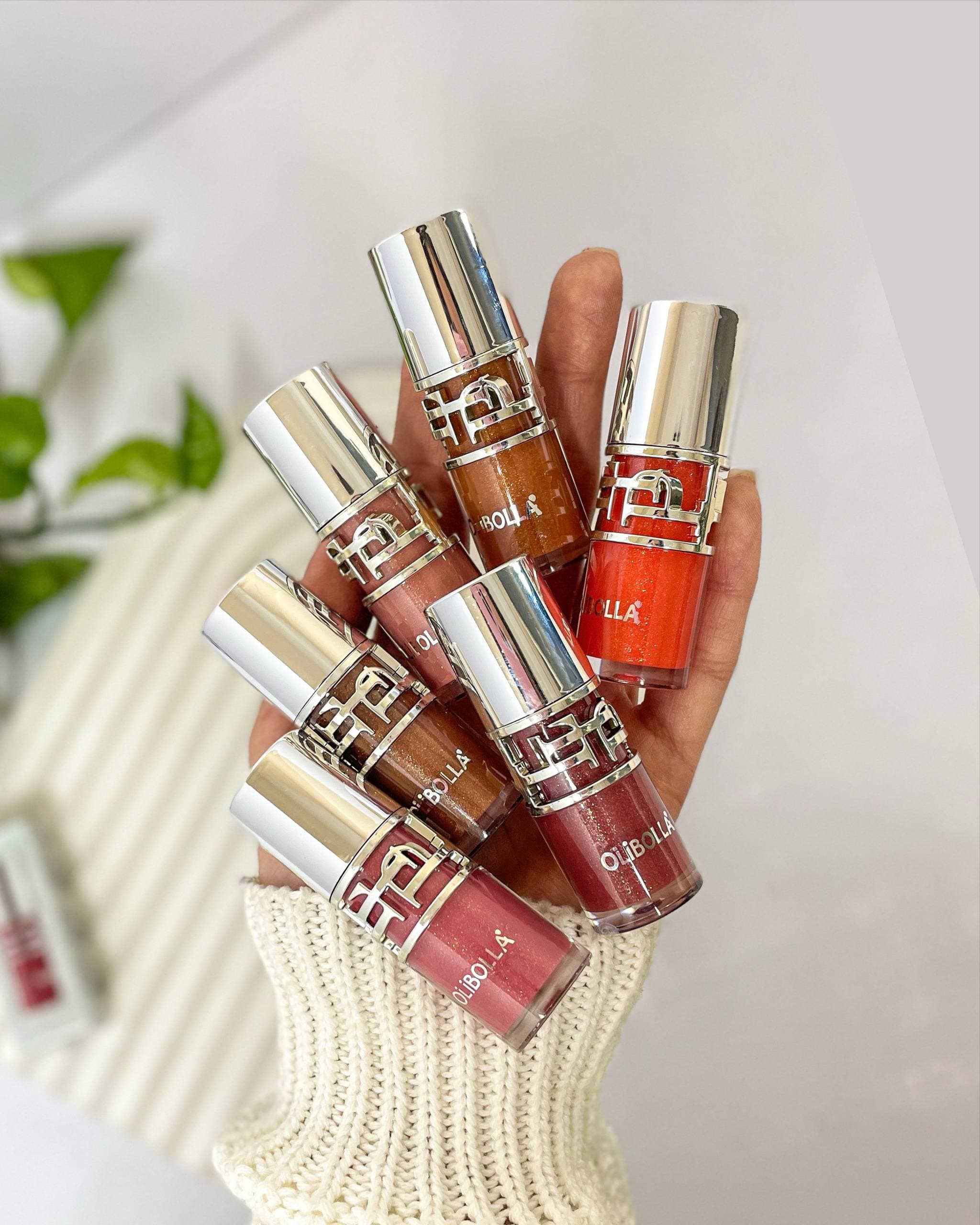 لیپ گلاس شاین طرح YSL از برند اولیبولا Olibolla
