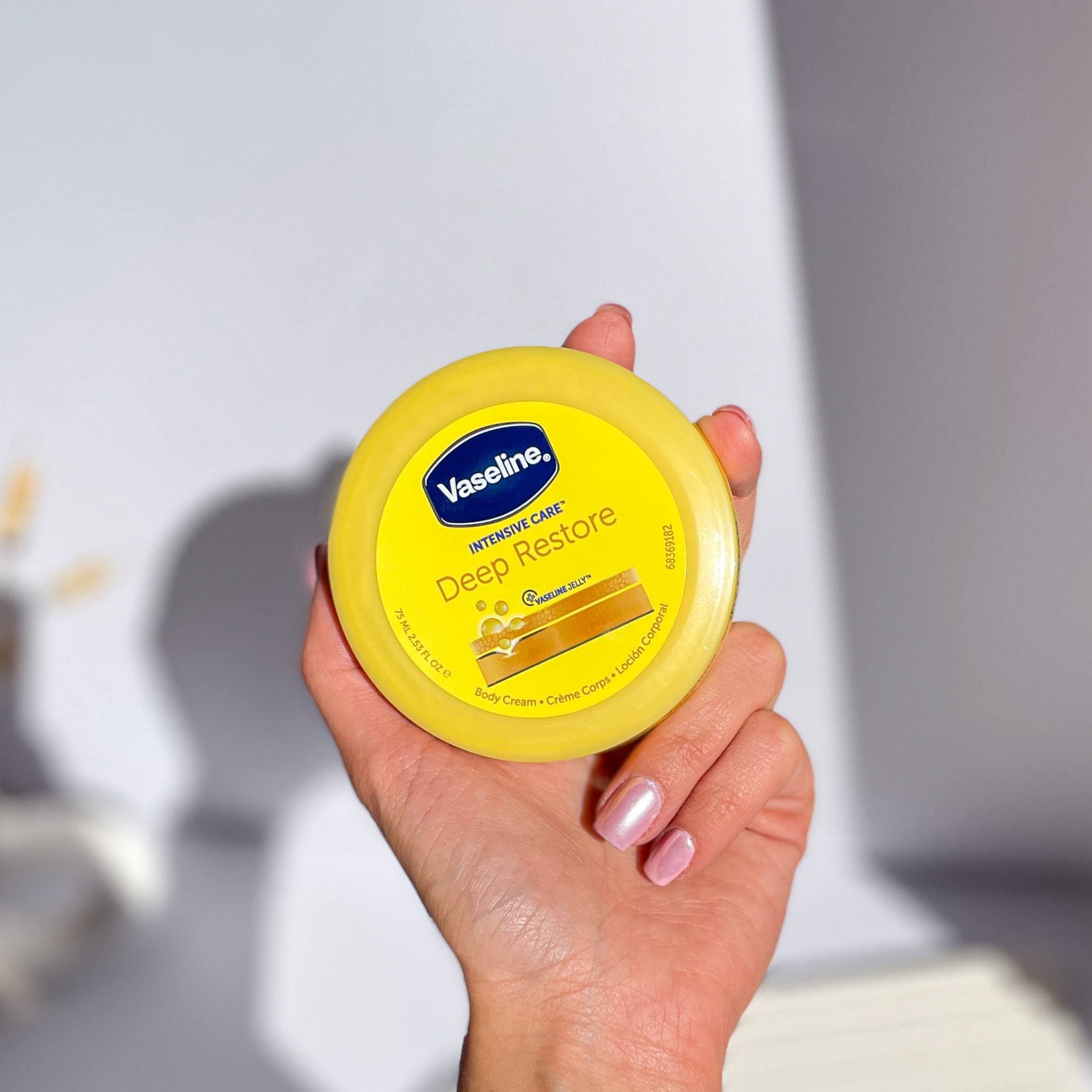 کرم بدن وازلین مدل Deep Restore | آبرسان و نرمکننده قوی پوست خشک