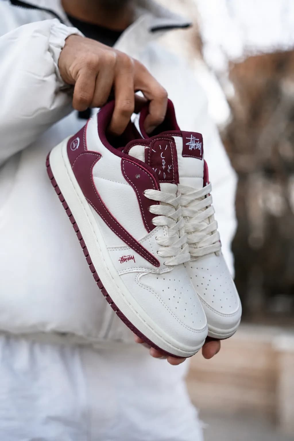 کتونی نایک aj1 لو ترویس استاسی کرم زرشکی | Nike AJ1 Low Travis Stussy Cream Burgundy — تصویر ۴