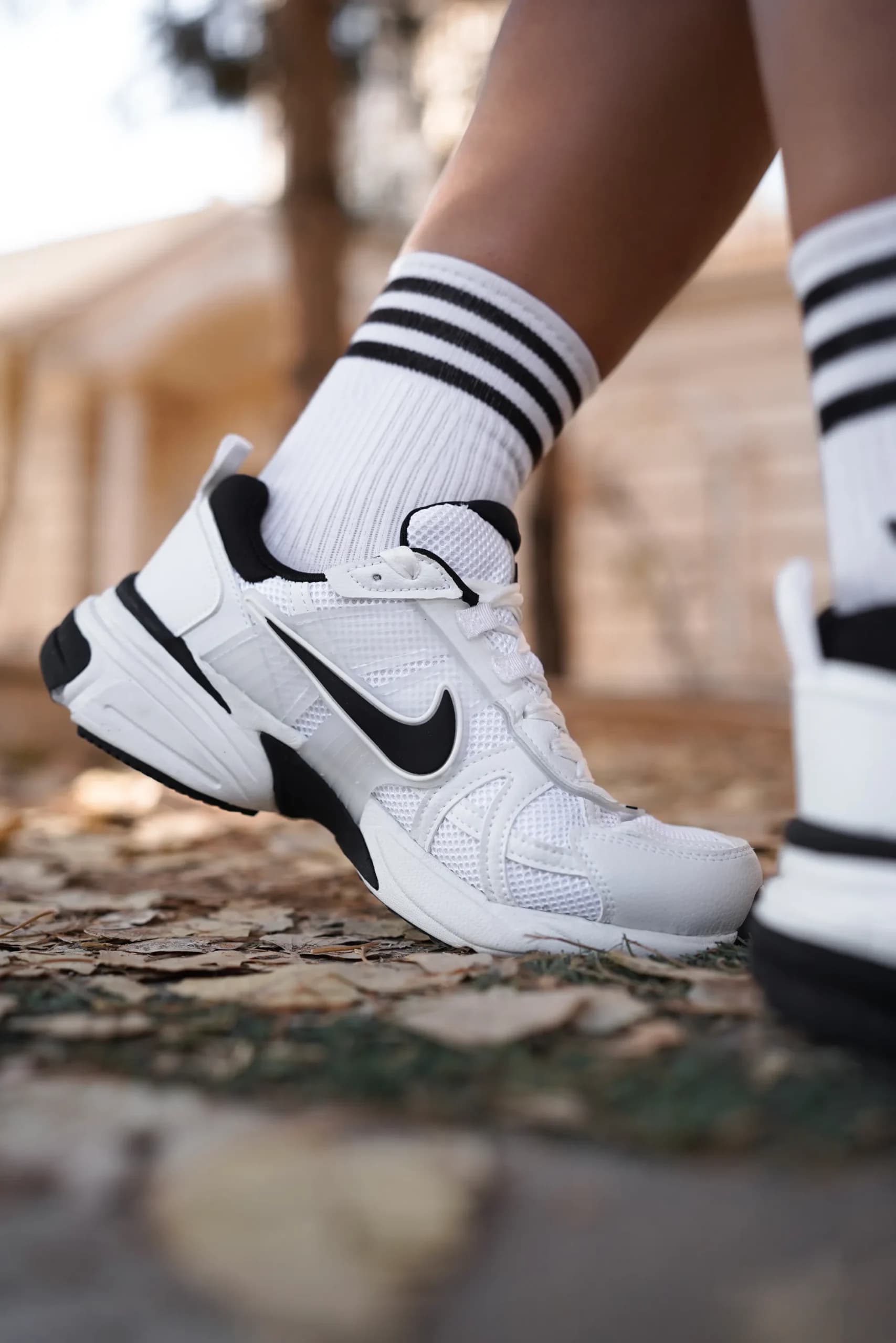 کتونی V2K سفید مشکی | V2K White Black — تصویر ۴
