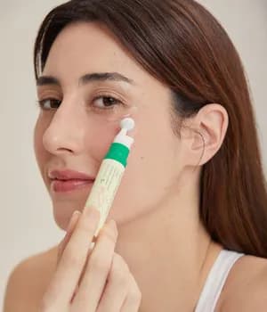 سرم ضد چروک و روشن کننده دور چشم کلاژن اکسیس وای Axis-Y Vegan Collagen Eye Serum 10mil — تصویر ۳