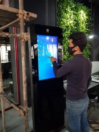 بوفه هوشمند با کیوسک لمسی