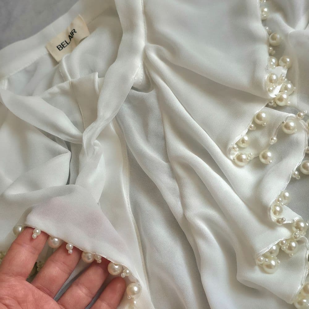شومیز سفید وارداتی مجلسی مروارید دوزی شده Belair سایز 38 تا 44 کد 3149 — تصویر ۵