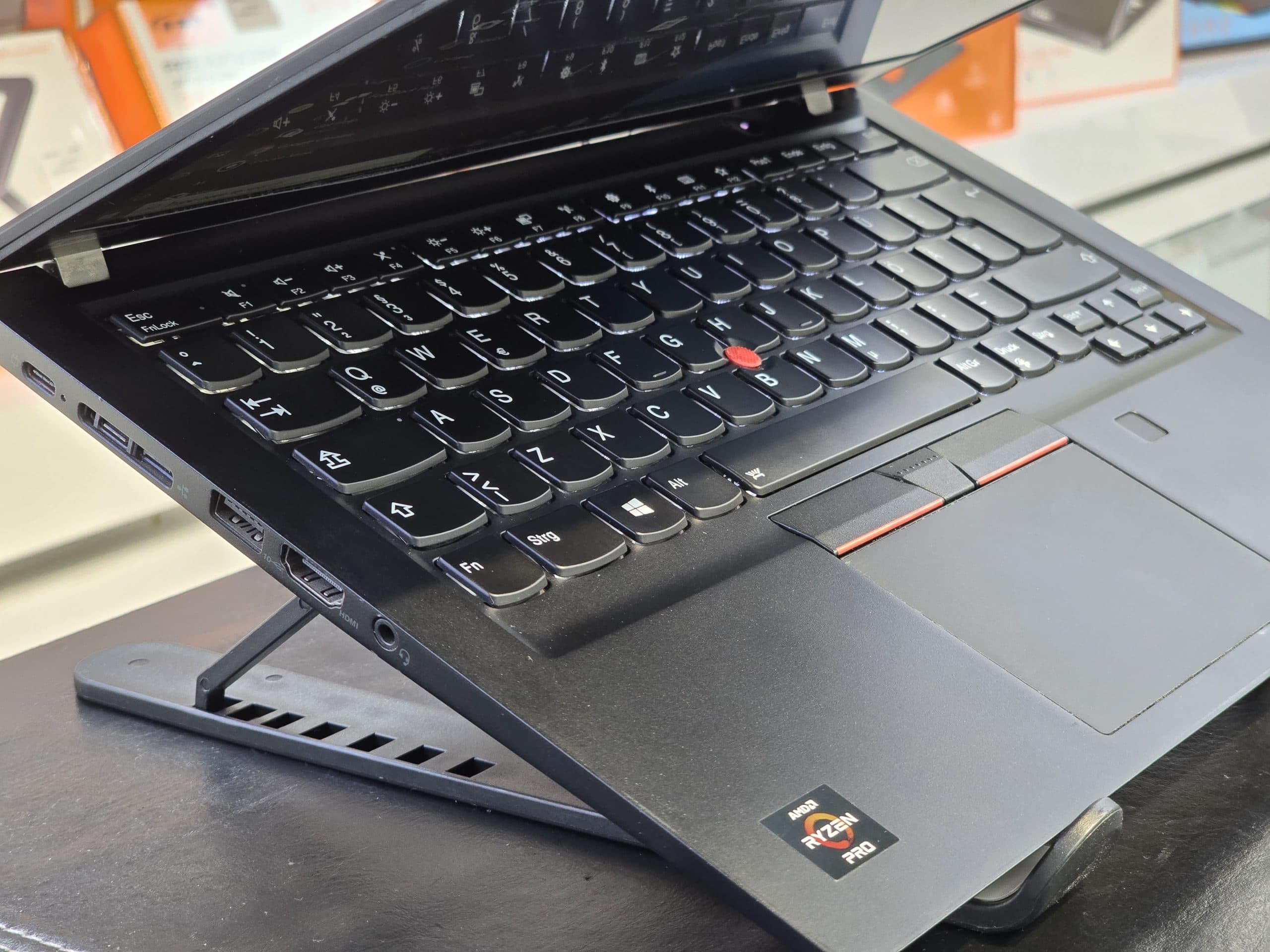 لپتاپ استوک Lenovo ThinkPad T495S R7-3700U/16/256/2G Touch — تصویر ۶