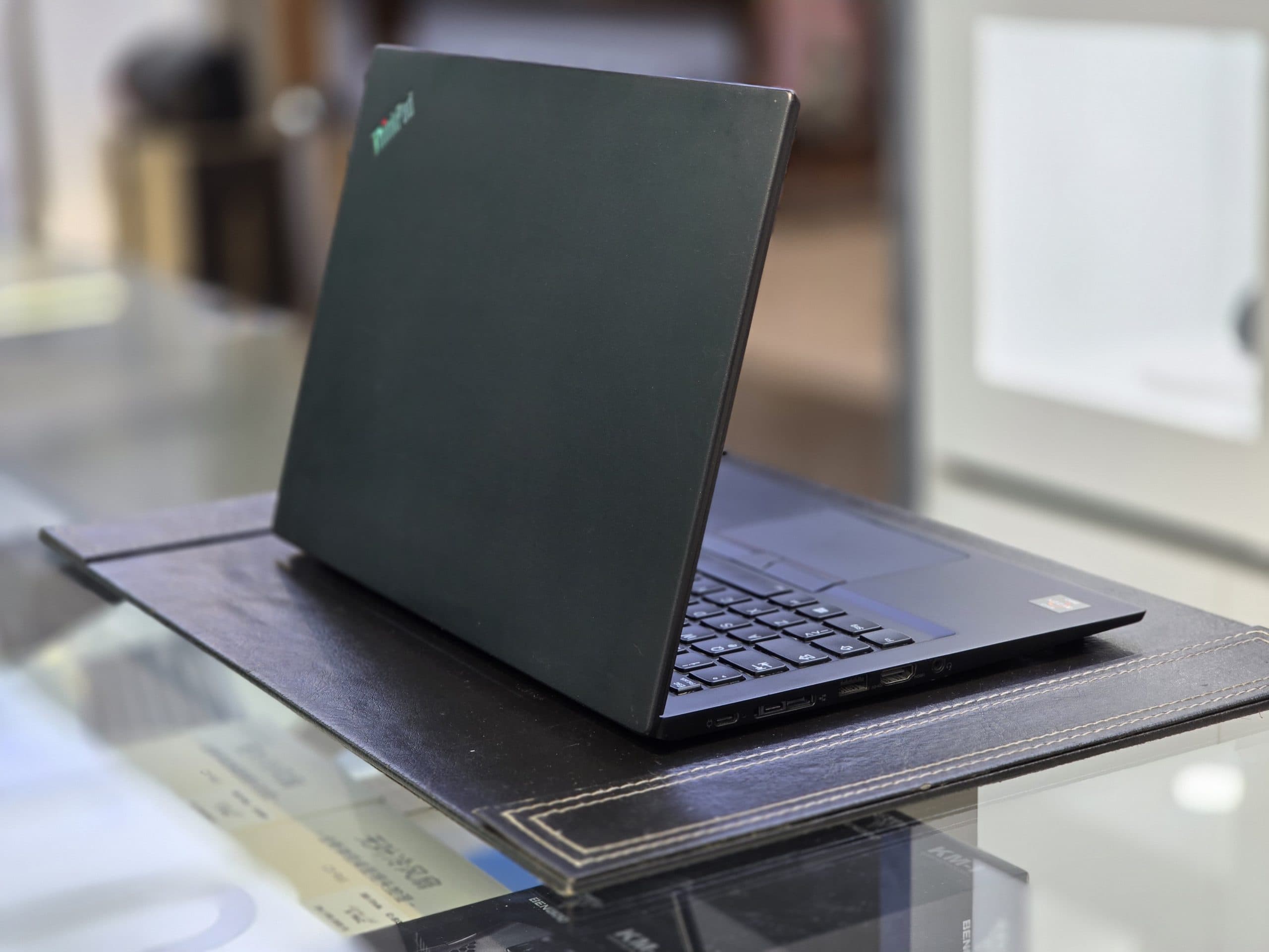 لپتاپ استوک Lenovo ThinkPad T495S R7-3700U/16/256/2G Touch — تصویر ۷