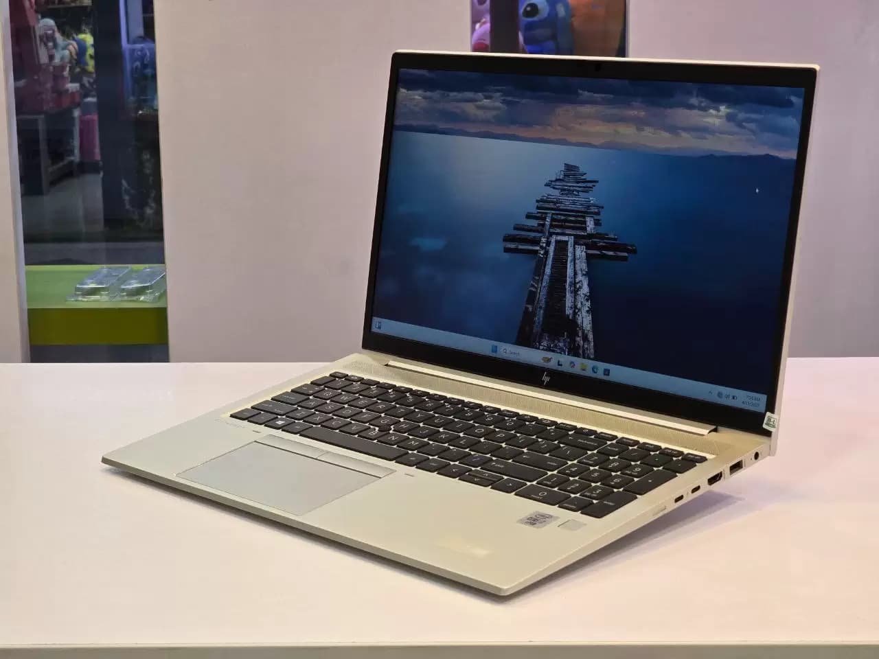 لپ تاپ اچ پی 15 اینچی استوک مدل HP Elitebook 850 G7 i7 — تصویر ۲