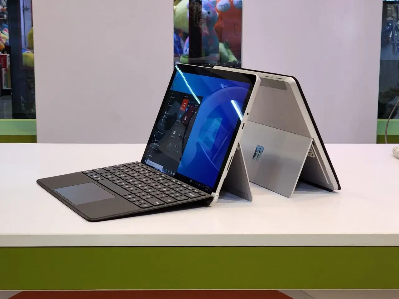 لپ تاپ استوک 10 اینچی Microsoft Surface Go 2 LTE — تصویر ۳