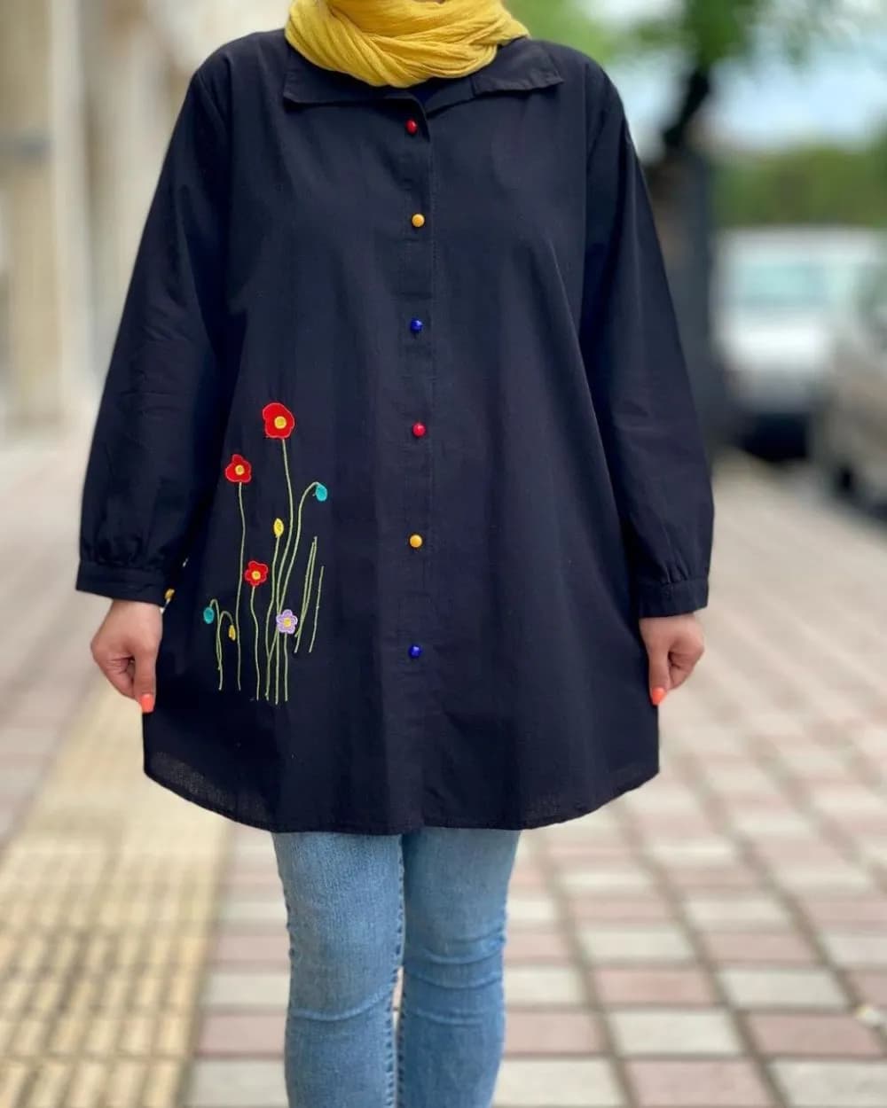 مانتو دکمه رنگی — تصویر ۳