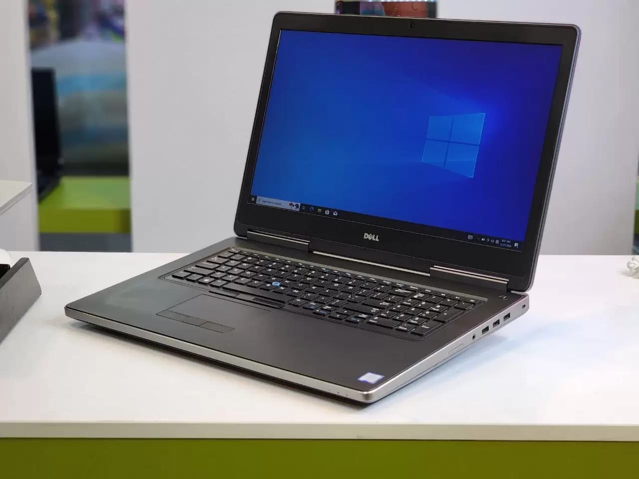 لپتاپ استوک 17 اینچی Dell Precision 7720 6G — تصویر ۷