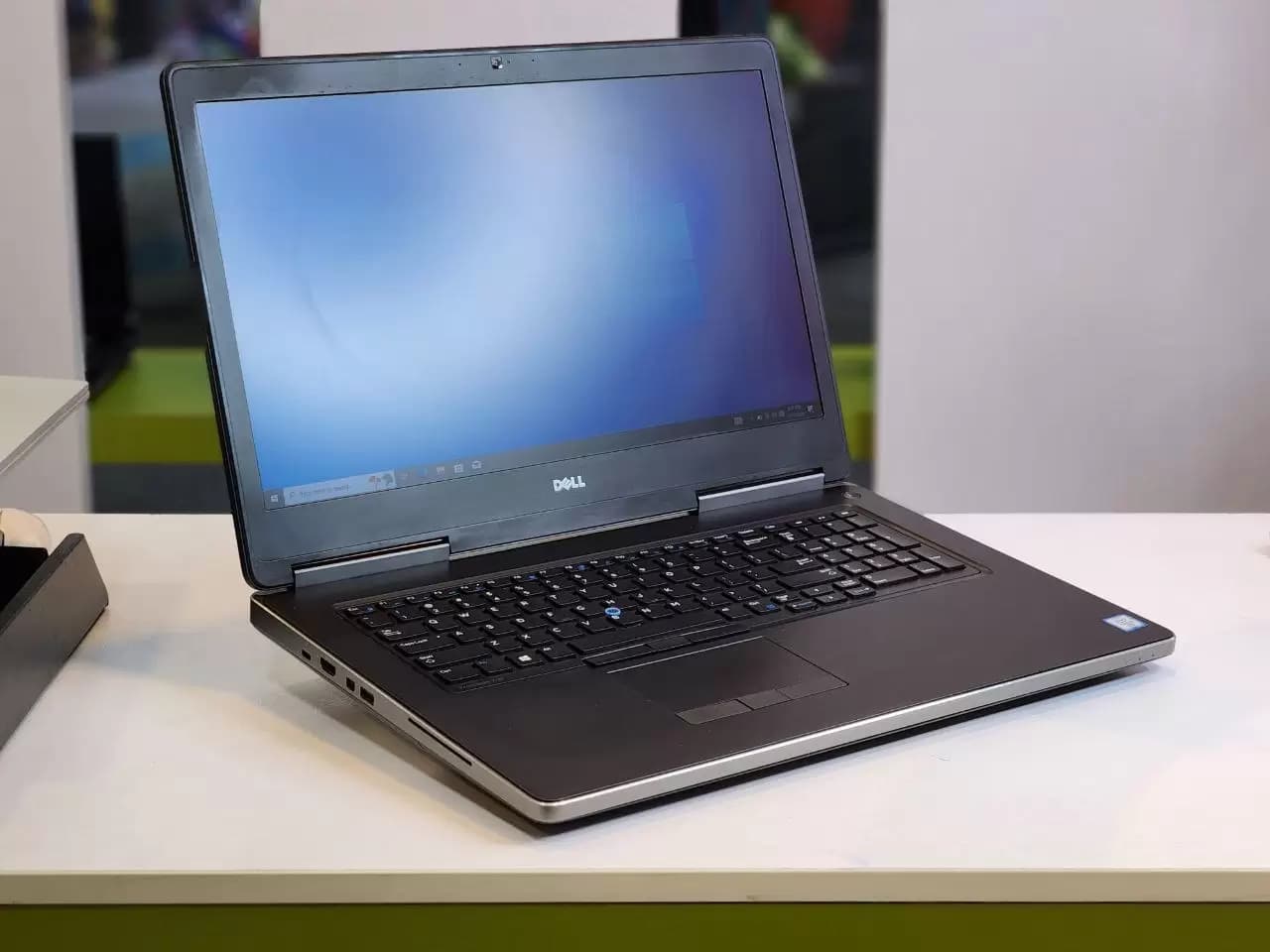 لپتاپ استوک 17 اینچی Dell Precision 7720 6G — تصویر ۸