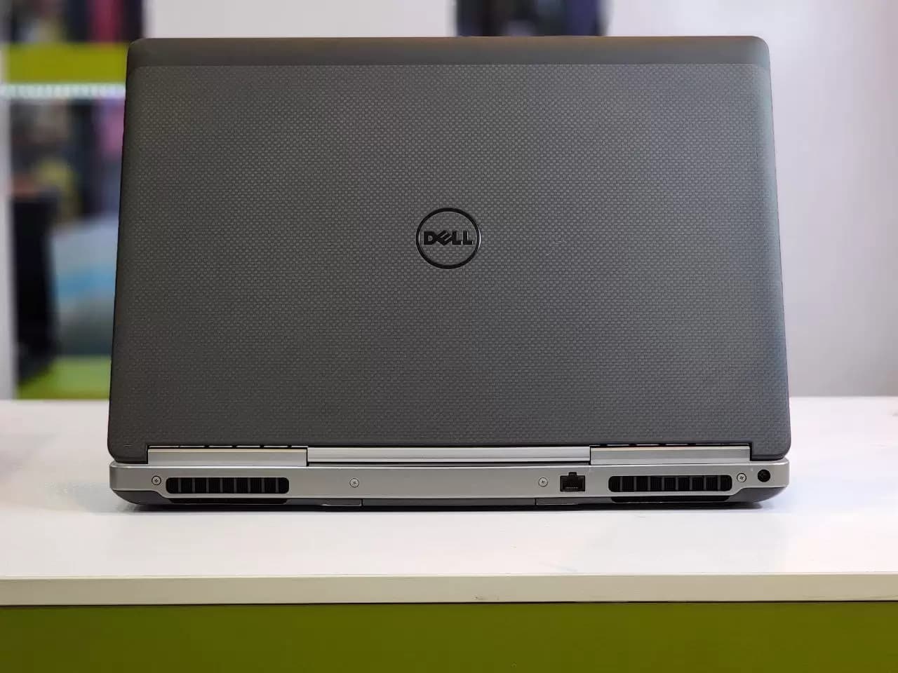 لپتاپ استوک 17 اینچی Dell Precision 7720 6G — تصویر ۴