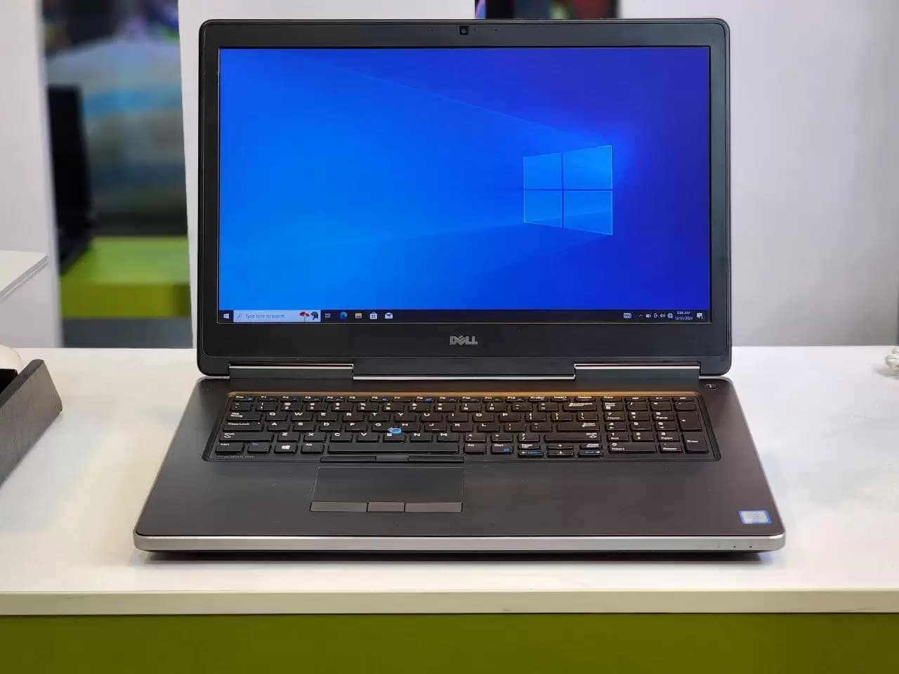 لپتاپ استوک کارکرده 17 اینچی Dell Precision 7720 2G
