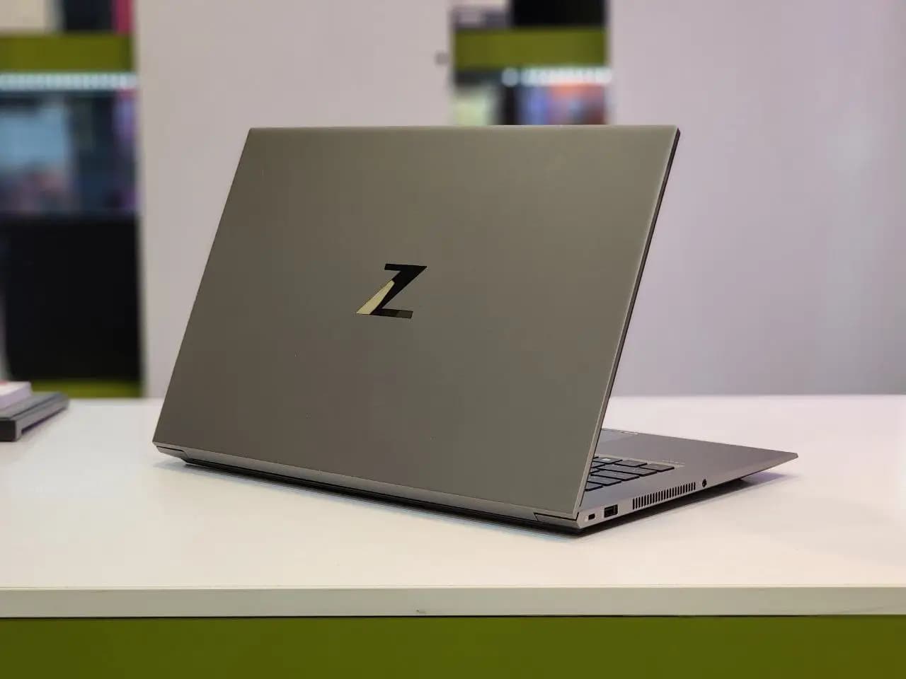 لپ تاپ 15 اینچی ورک استیشن HP Zbook 15 G7 firefly — تصویر ۹