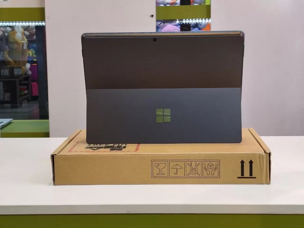 لپ تاپ نو 15 اینچی Microsoft Surface Pro 8 + موس هدیه — تصویر ۳