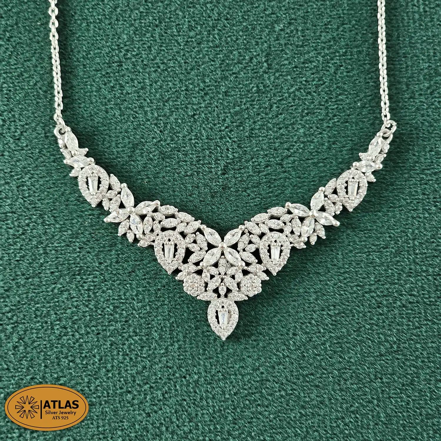 سرویس نقره زنانه میکرو با نگین های برلیان 15.4 گرمی نقره اصل 925 — تصویر ۲