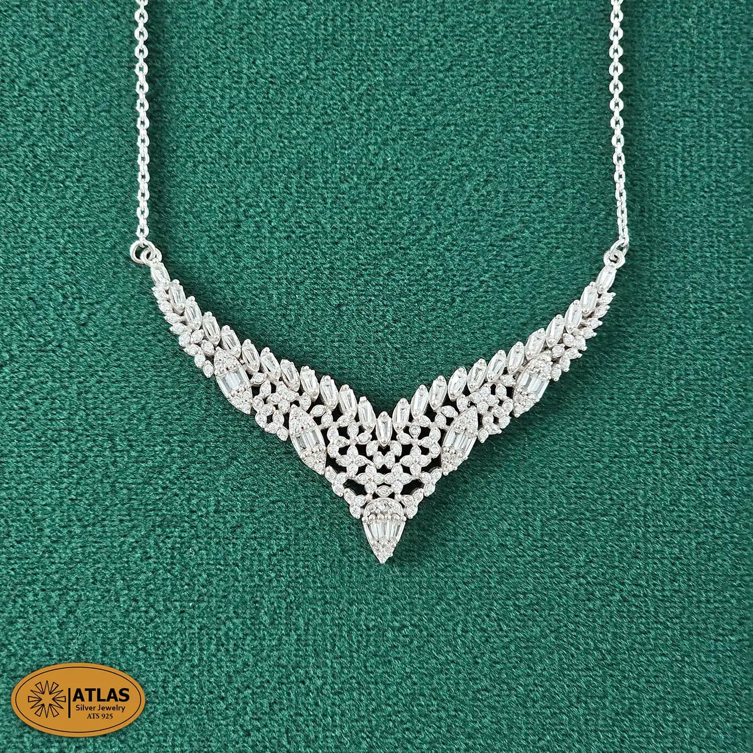 سرویس نقره زنانه میکرو با نگین های برلیان 14.5 گرمی نقره اصل 925 — تصویر ۲