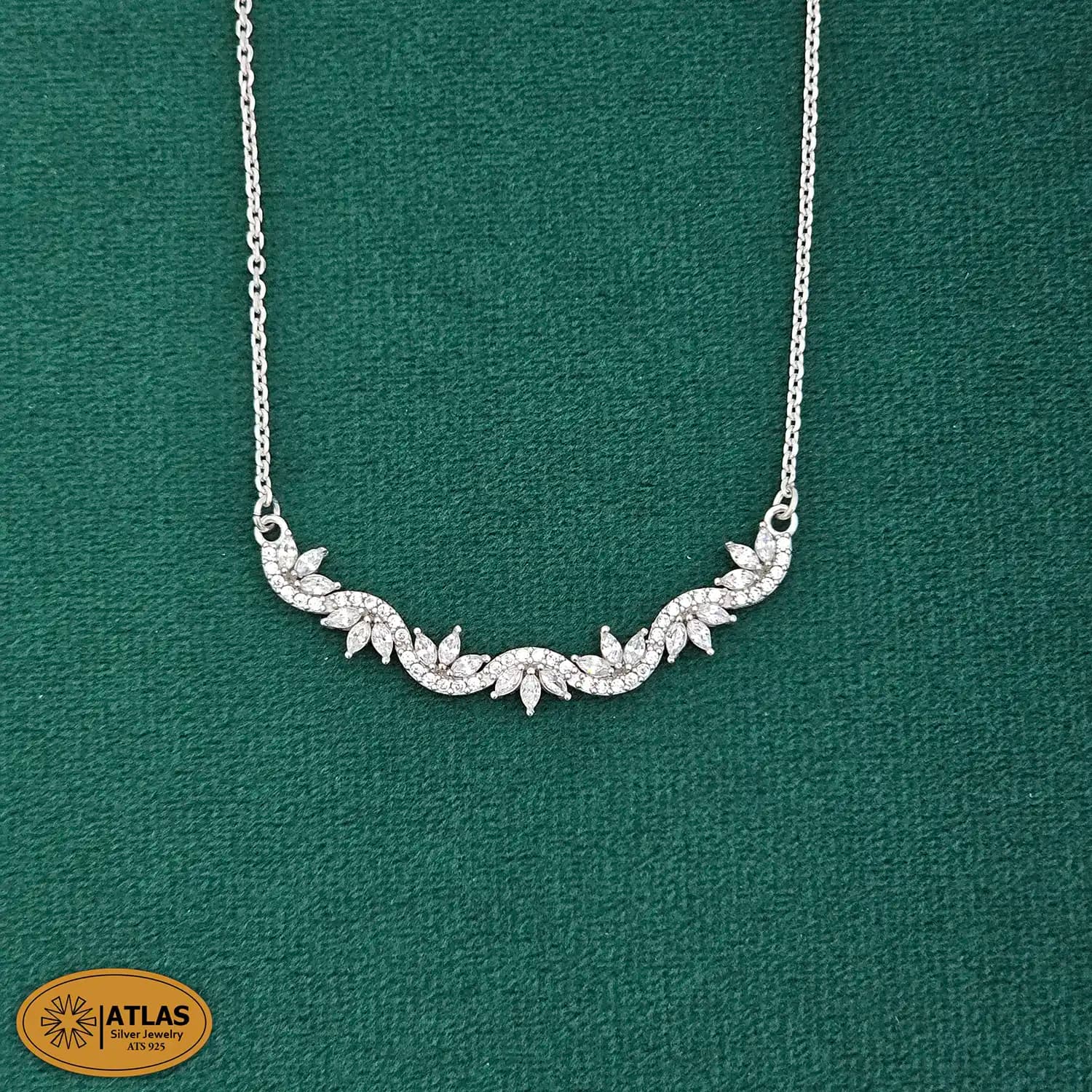 سرویس نقره زنانه میکرو با نگین های برلیان و مارکیز 11.7 گرمی نقره اصل 925 — تصویر ۲