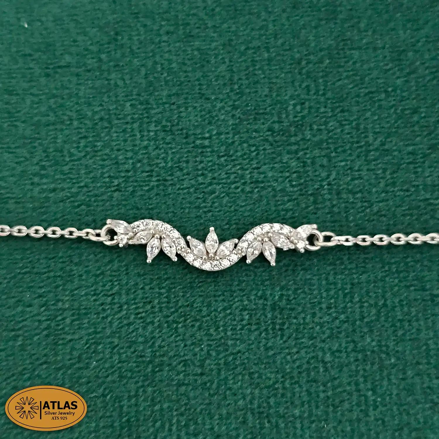 سرویس نقره زنانه میکرو با نگین های برلیان و مارکیز 11.7 گرمی نقره اصل 925 — تصویر ۴