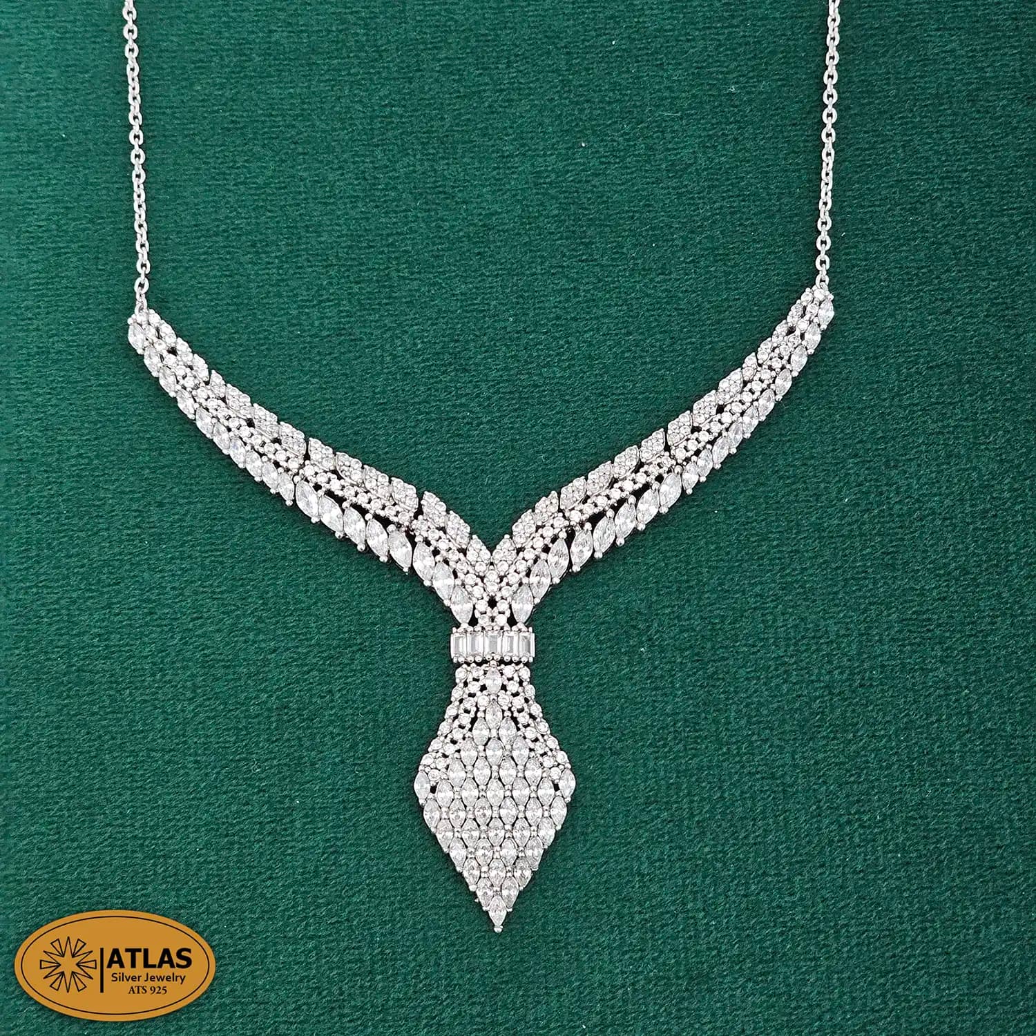 سرویس نقره زنانه میکرو با نگین های برلیان و مارکیز 21.7 گرمی نقره اصل 925 — تصویر ۲