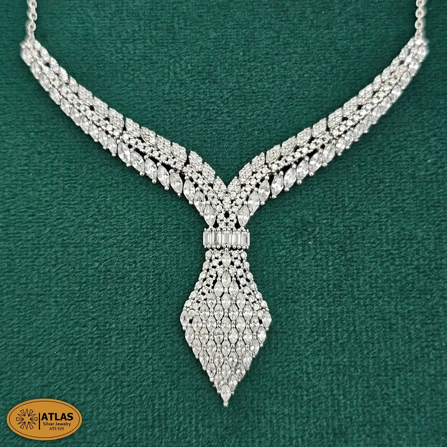 سرویس نقره زنانه میکرو با نگین های برلیان و مارکیز 21.7 گرمی نقره اصل 925 — تصویر ۳
