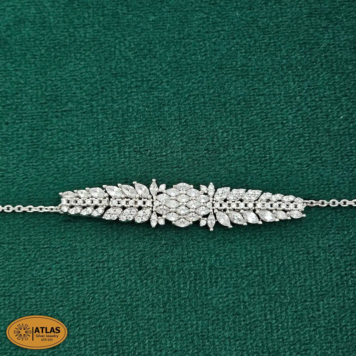 سرویس نقره زنانه میکرو با نگین های برلیان و مارکیز 21.7 گرمی نقره اصل 925 — تصویر ۴