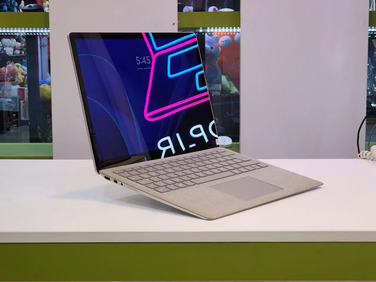 لپ تاپ اپن باکس 15.6 اینچی Microsoft Surface Laptop 2 — تصویر ۸