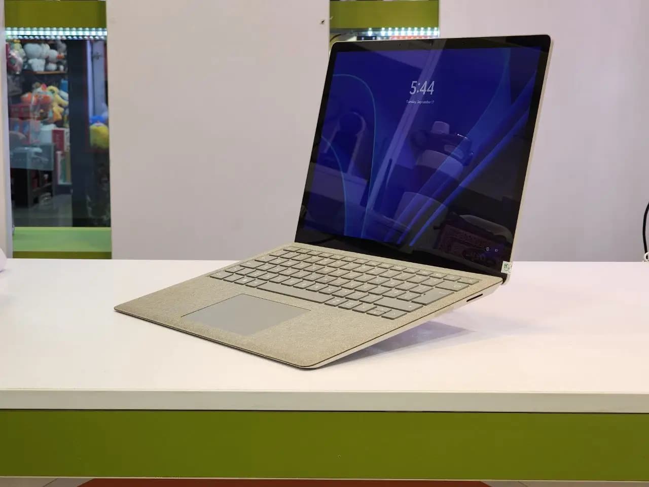 لپ تاپ اپن باکس 15.6 اینچی Microsoft Surface Laptop 2 — تصویر ۴