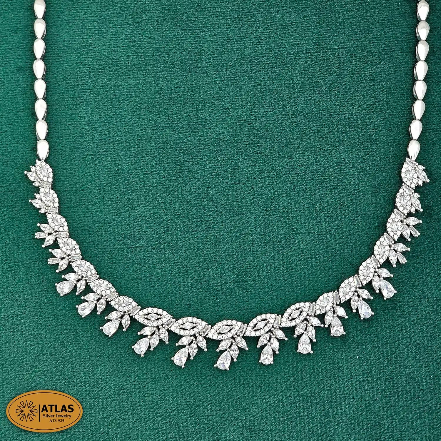 سرویس نقره جواهری زنانه مجلسی با نگین های برلیان ،مارکیز و اشک 33.4 گرمی نقره اصل 925 — تصویر ۳