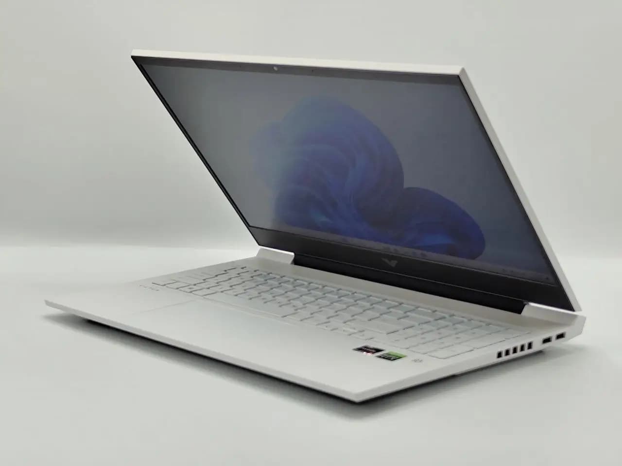 لپ تاپ گیمینگ اپن باکس HP Victus 16-e0001xx White — تصویر ۳