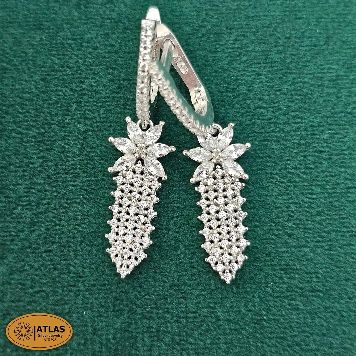 سرویس نقره زنانه میکرو با نگین های برلیان و مارکیز 18 گرمی نقره اصل 925 — تصویر ۵
