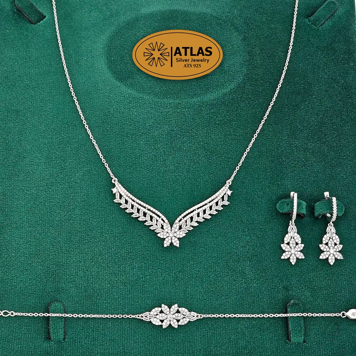 سرویس نقره زنجیری با نگین های برلیان و باگت 15.5 گرمی نقره اصل 925