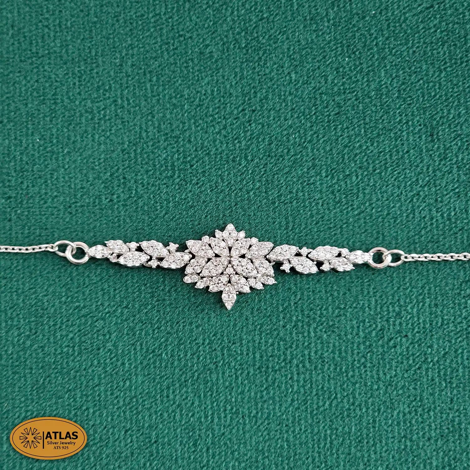 سرویس نقره زنجیری زنانه با نگین های برلیان 20.9 گرمی نقره اصل 925 — تصویر ۵