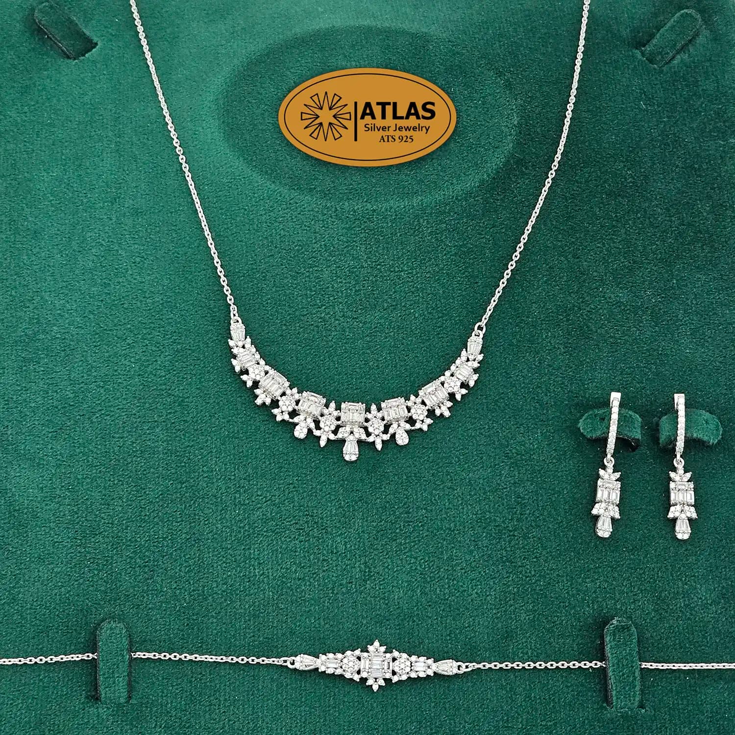سرویس نقره زنجیری با نگین های برلیان و باگت 17 گرمی نقره اصل 925