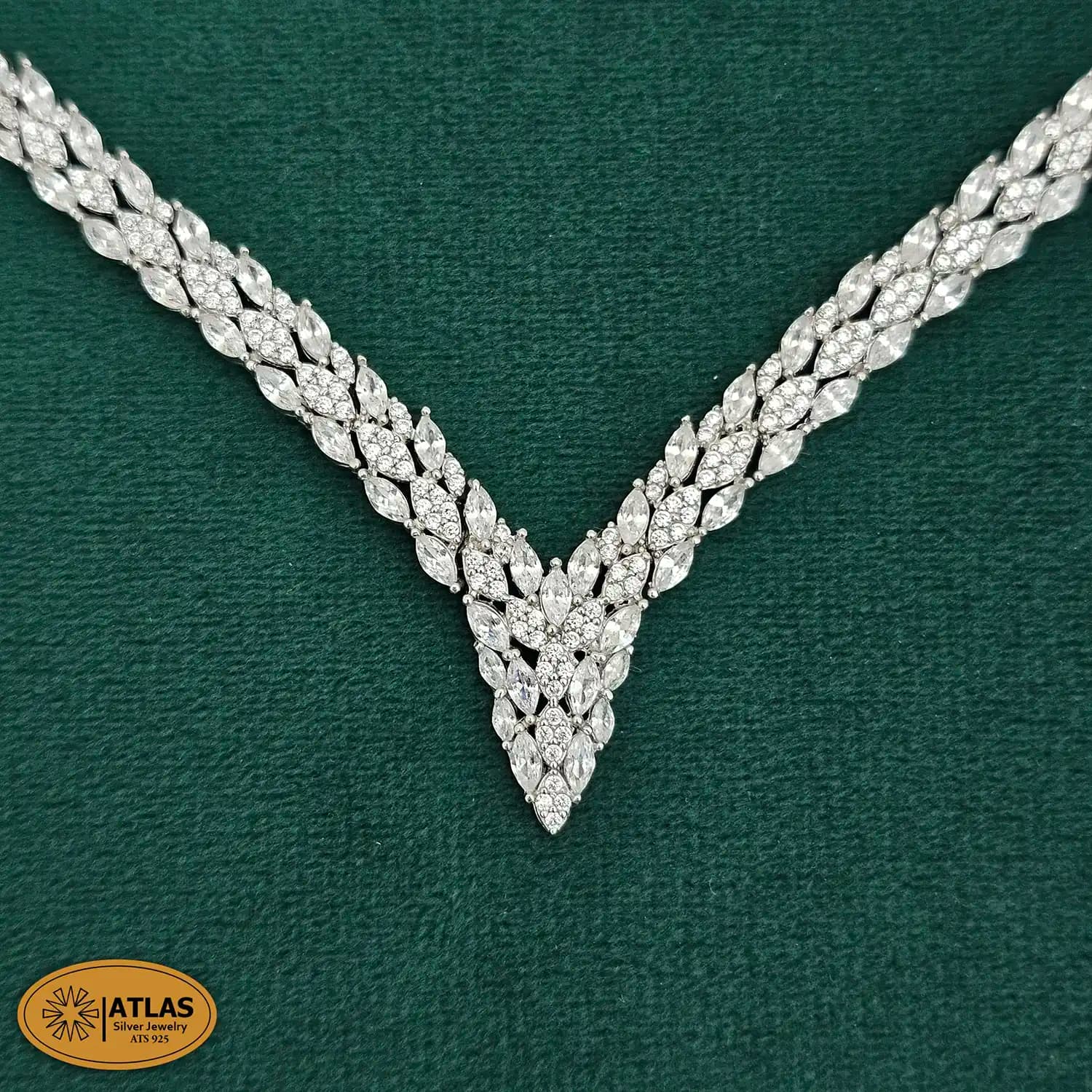 سرویس نقره زنانه زنجیری با نگین های برلیان و مارکیز 20.3 گرمی نقره اصل 925 — تصویر ۲