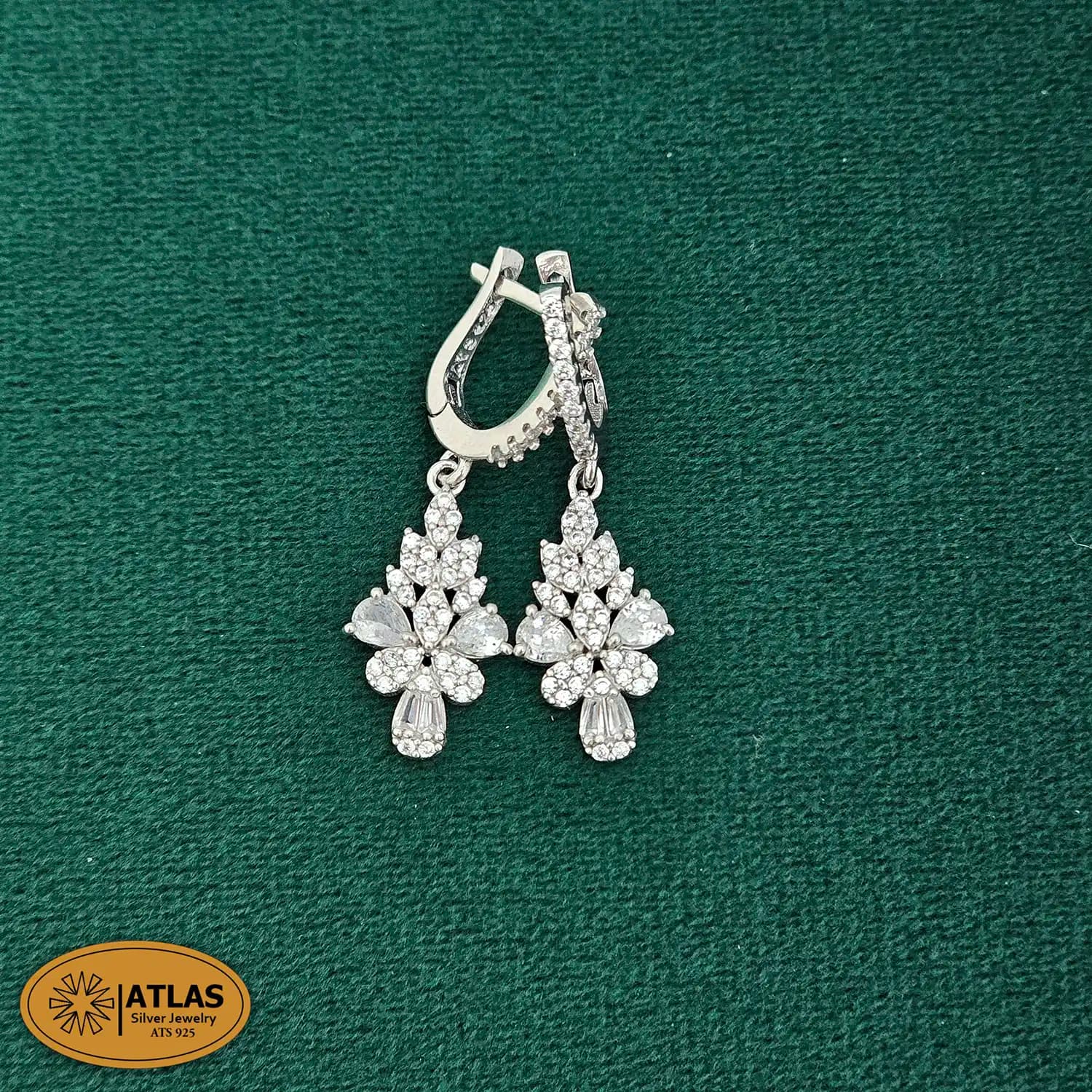 سرویس نقره جواهری زنانه مجلسی با نگین های برلیان ،مارکیز و اشک 33.9 گرمی نقره اصل 925 — تصویر ۵