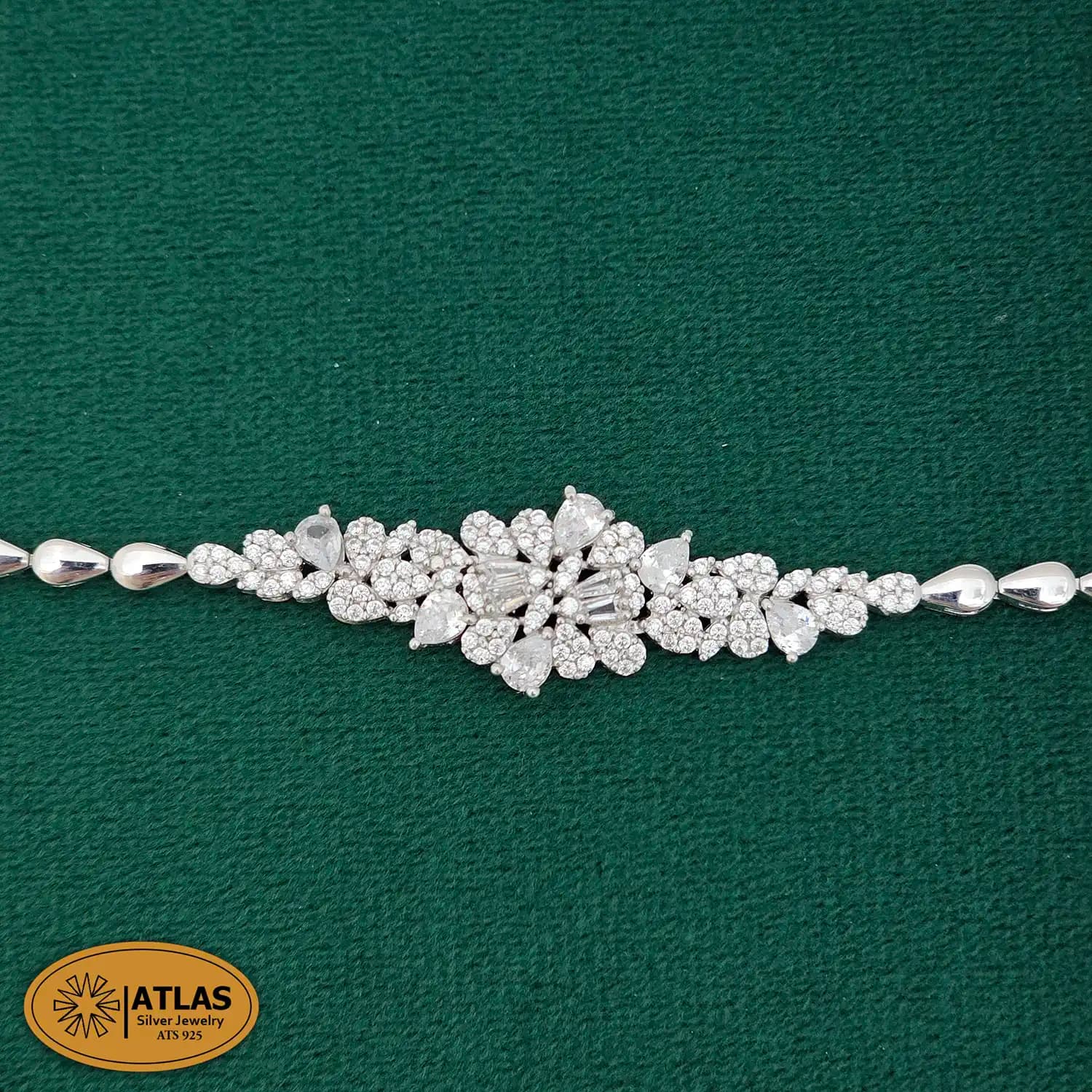 سرویس نقره جواهری زنانه مجلسی با نگین های برلیان ،مارکیز و اشک 33.9 گرمی نقره اصل 925 — تصویر ۴