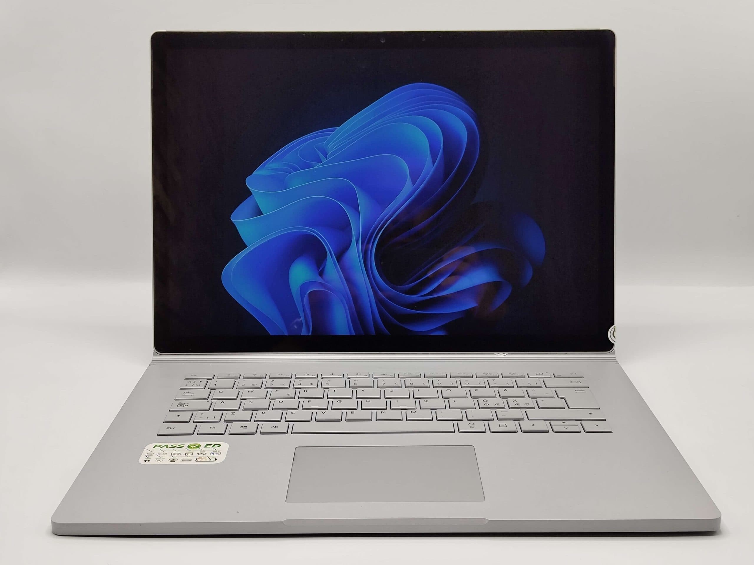 لپتاپ استوک کارکرده Microsoft Surface Book2 i7-8650U | 16G | 512G | 6G-1060 | 15.6 4K — تصویر ۶