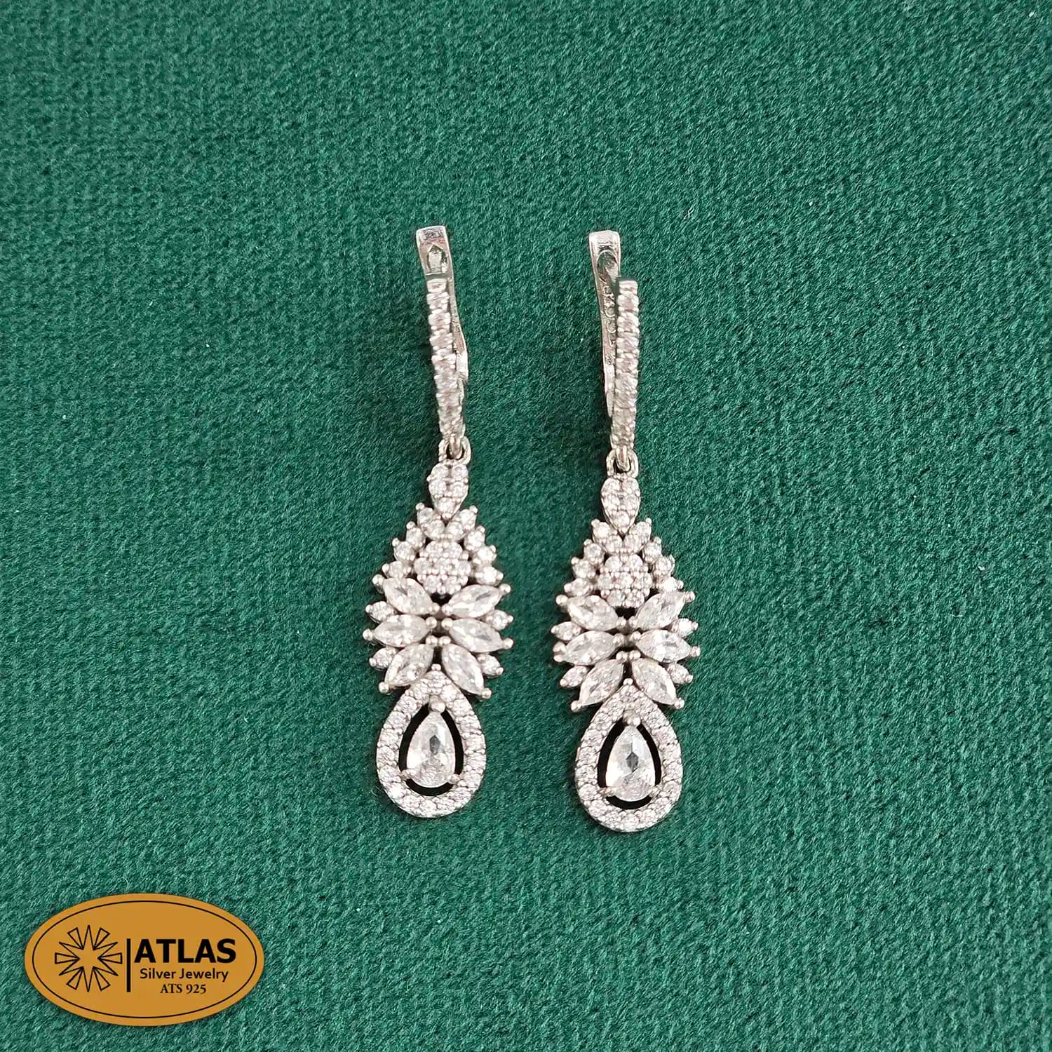 سرویس نقره زنجیری زنانه با نگین های برلیان 21.9 گرمی نقره اصل 925 — تصویر ۵